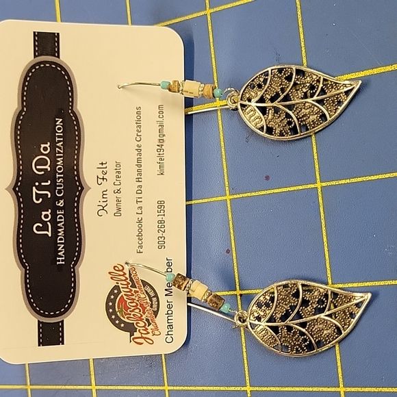 Silver Tone Dangle Earrings Turquoise - Picture 1 of 2